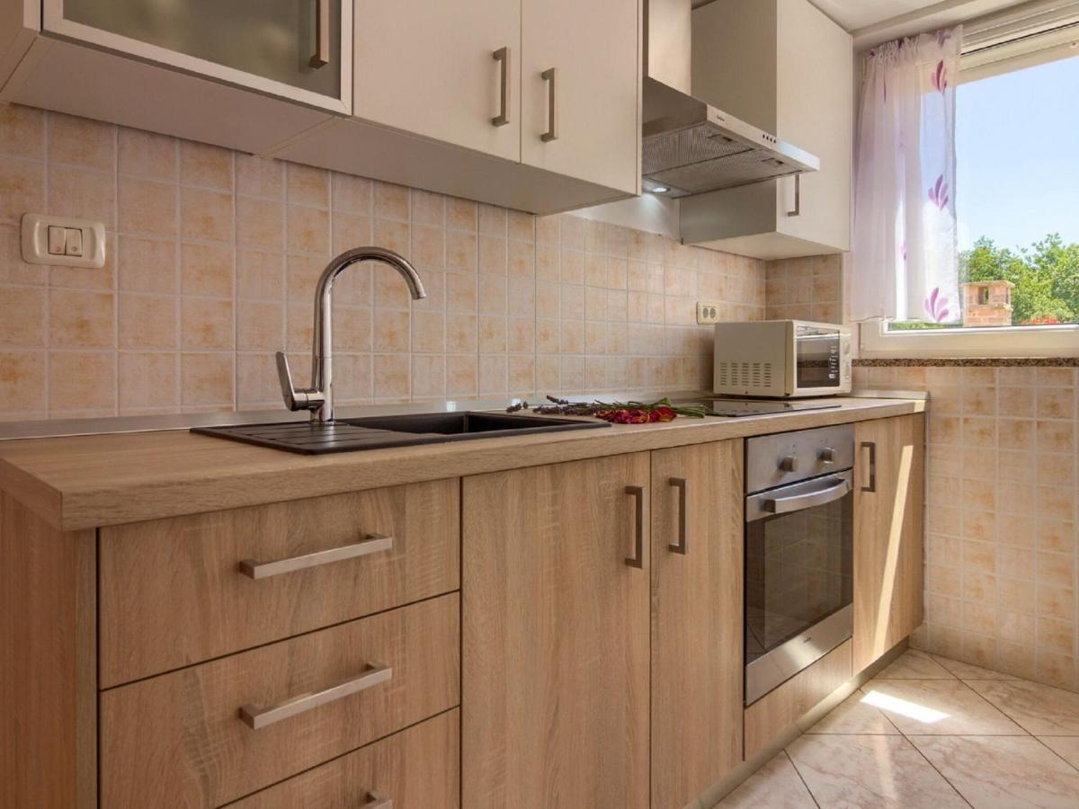 Spacious Holiday Home In Peroj With Private Pool Dış mekan fotoğraf